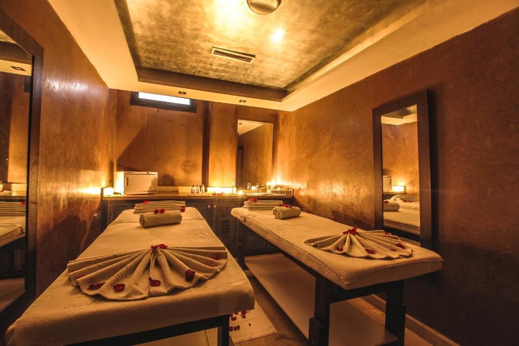 HIVERNAGE HOTEL & SPA